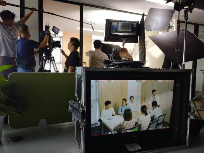 桃源县TVC拍摄公司：科技产品视觉化大师，诠释未来感与功能美学